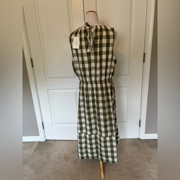 Sleeveless summer plaid dress - Picture 9 of 14